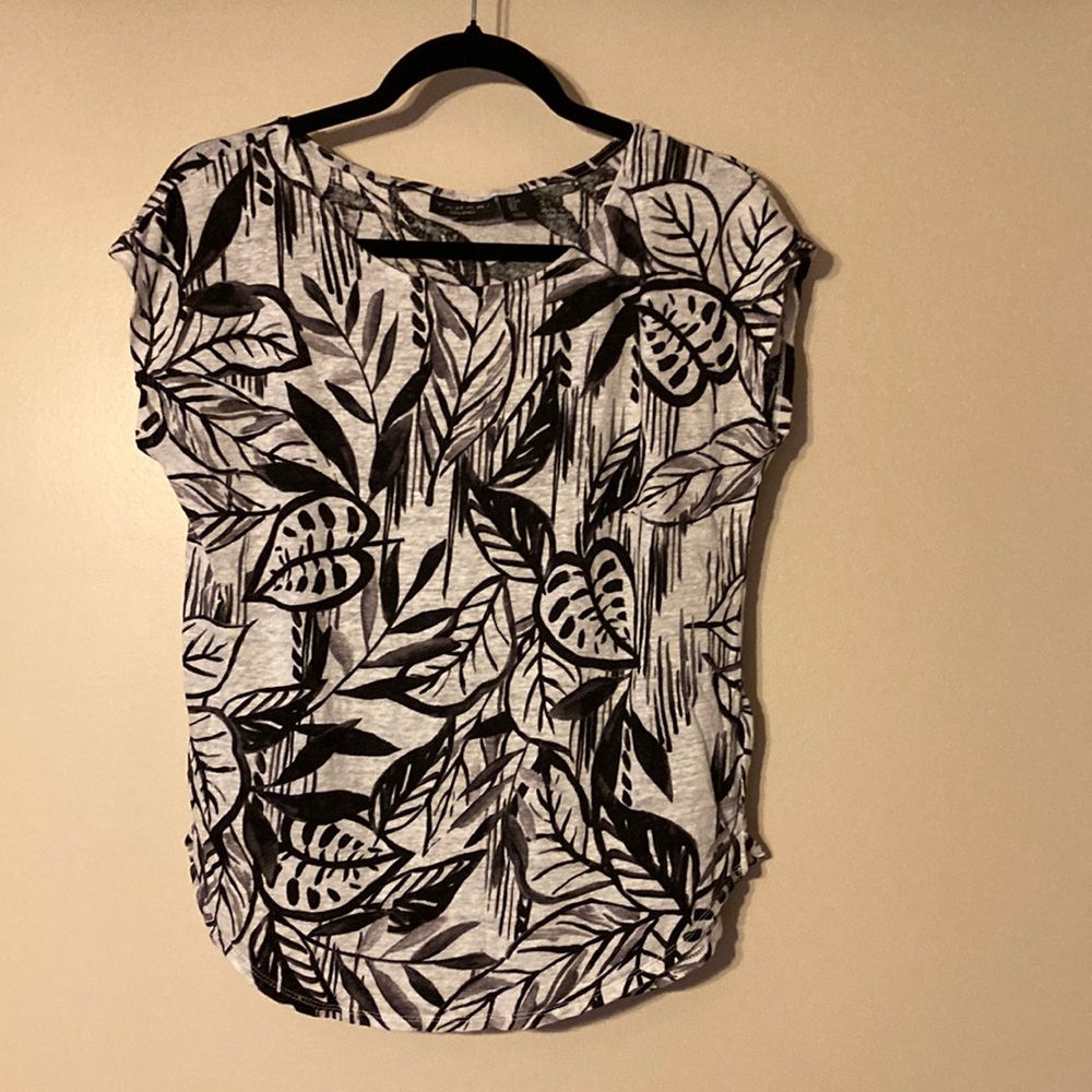 Tahari Black and White Relaxed Ruched Blouse